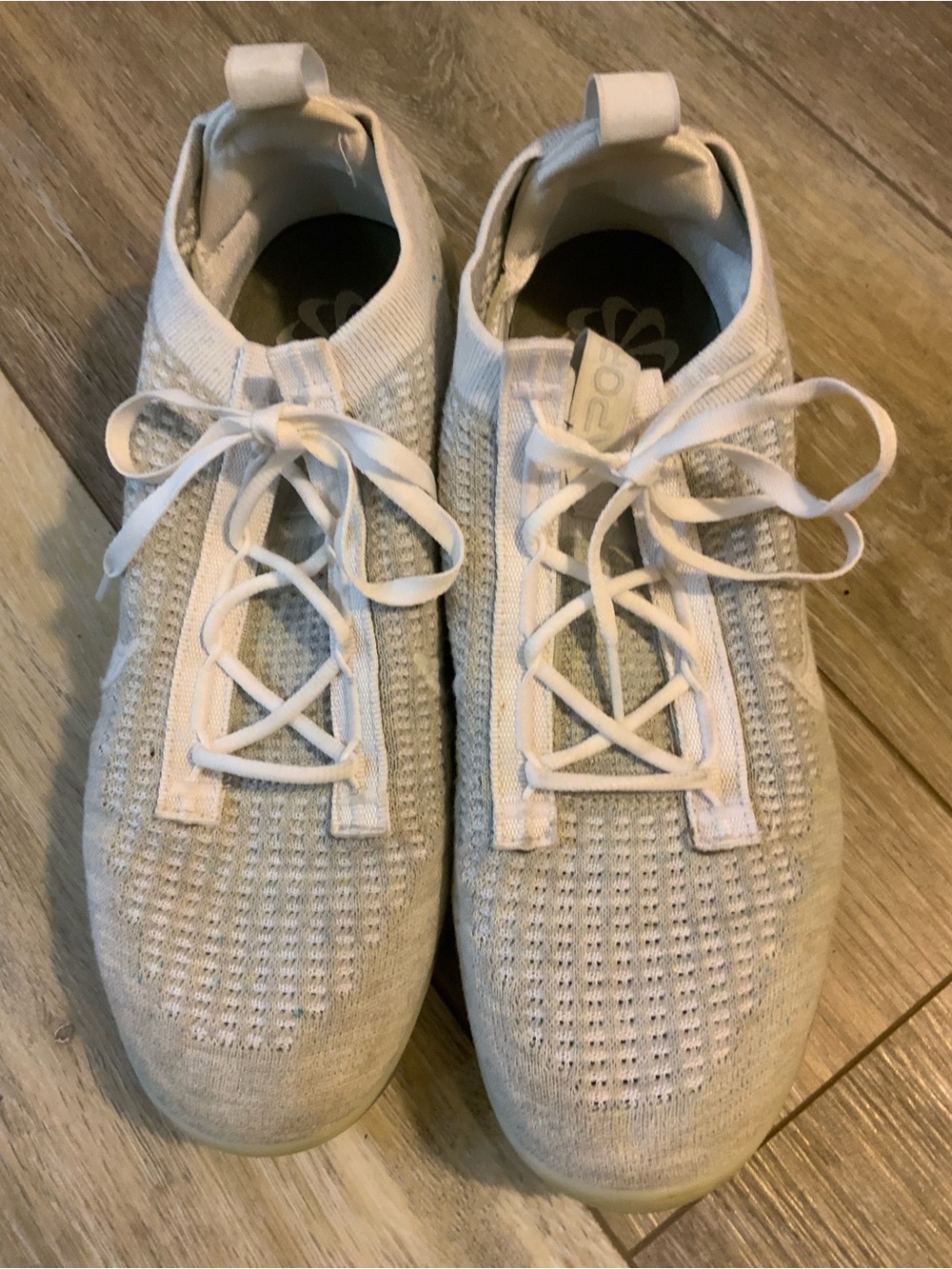 Nike VaporMax White Light Gray Knit Athletic Shoes. Size 10.5 - Picture 4 of 5
